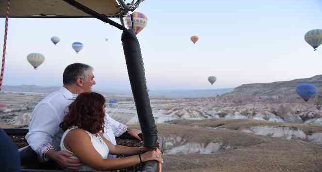 Bir yılda 389 bin kişi balonla Kapadokya’yı izledi
