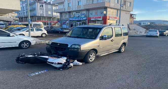 Otomobil ile motosiklet çarpıştı: 1 yaralı