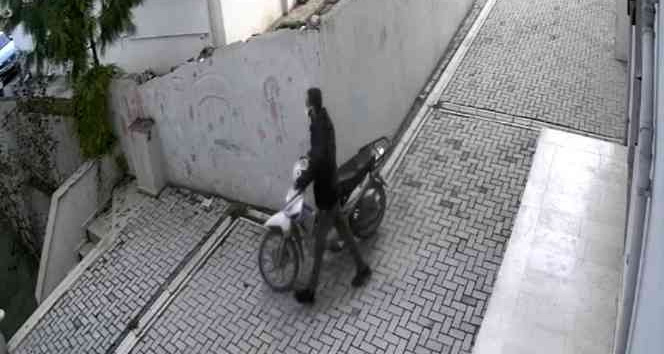 Azılı motosiklet hırsızı yakalandı