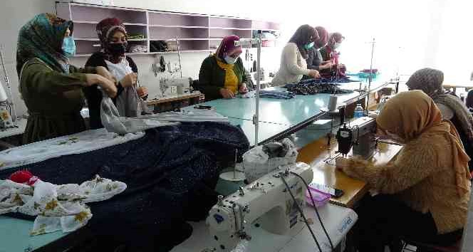 Halk eğitim kursları ile hayallerini gerçekleştiriyorlar