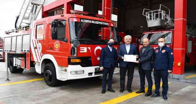 Altınova itfaiyesine yeni araç