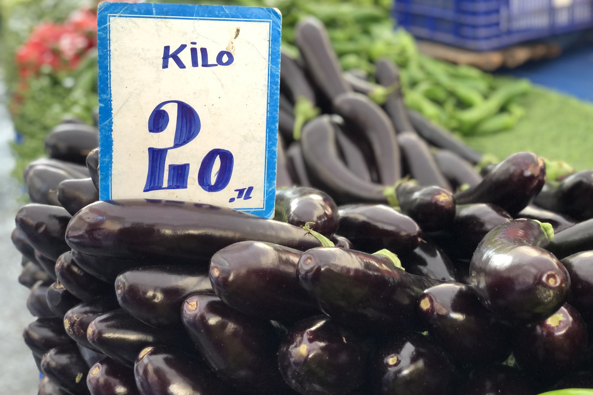 Antalya'da yaşanan fırtına seraları etkiledi, patlıcan 20 lira oldu