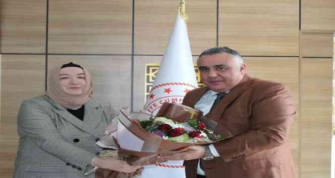 Türkiye’nin üçüncü kadın il sağlık müdürü Bitlis’te görevi devraldı