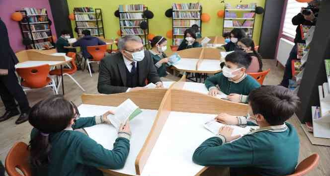 Bingöl Valisi Ekinci: “Kitap yarınlarımızı şekillendirir, hayatımıza anlam katar”