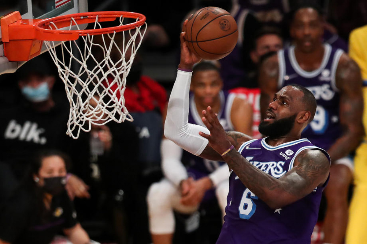 Lakers evinde Sacramento Kings'i mağlup etti