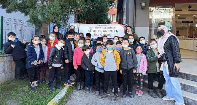 Altınova Kitap Fuarına büyük ilgi