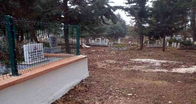 Eski şehitliğin tel örgüsü çalındı