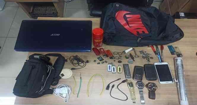 Hırsızı; şüpheli hareketleri ele verdi