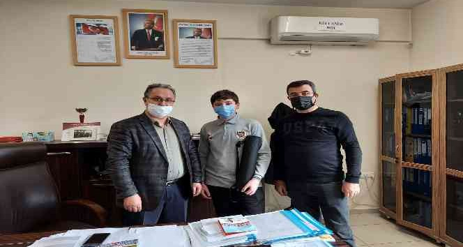 Lisedeki satranç turnuvası kıran kırana mücadeleye sahne oldu