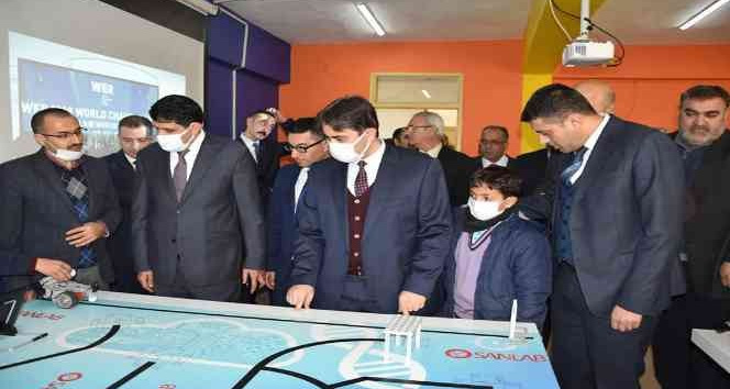 Tuzluca’da robotik kodlama atölyesi açıldı