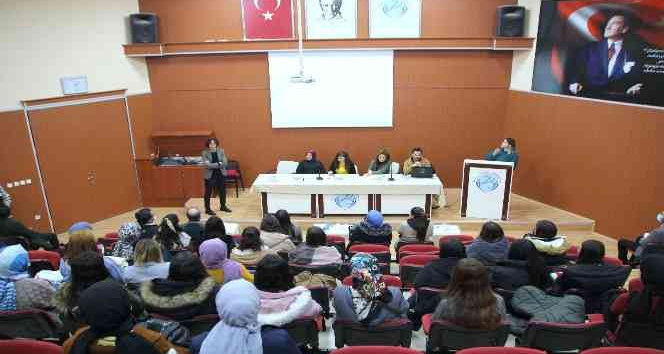 Üniversitede "Kadına Şiddete Birlikte Dur Diyelim" paneli