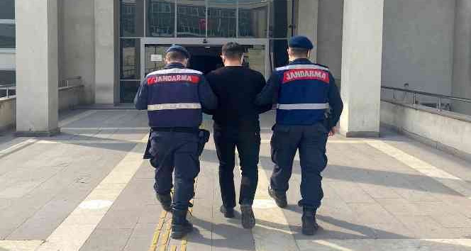 Hırsızlık suçundan 4 yıl hapis cezasıyla aranan hükümlü yakalandı