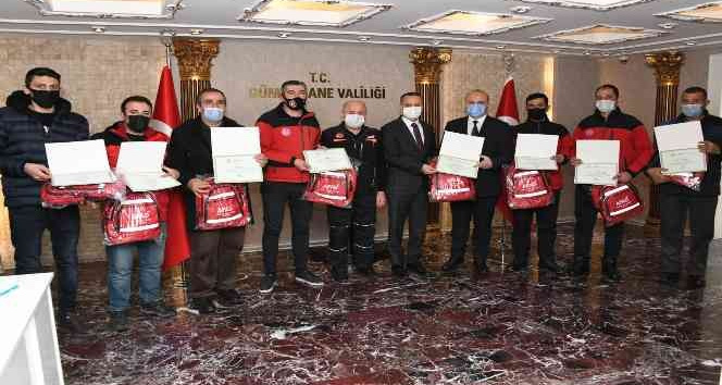 Yangın kahramanlarına teşekkür belgeleri verildi