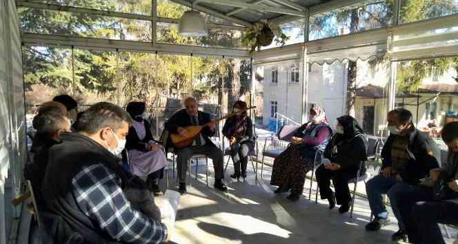 Kütahya Toplum Ruh Sağlığı Merkezi Edebiyat Atölyesi’nde şiir ve söyleşi