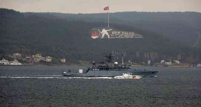 Romanya mayın gemisi Çanakkale Boğazı’ndan geçti