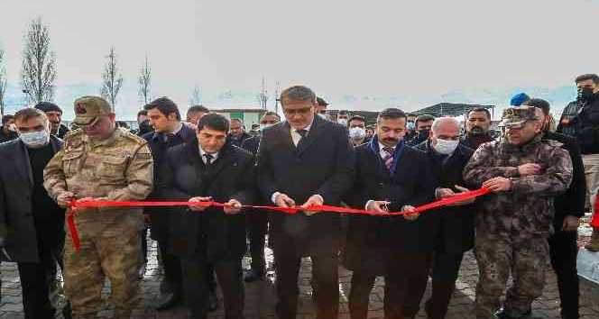 Bingöl Valisi Ekinci, “Bu büyük millet, her türlü ihaneti ve tehdidi bertaraf edecek”