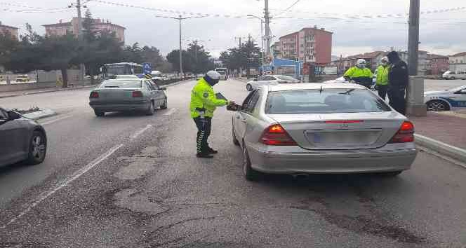 Trafik denetimlerinde 2 bin 760 aracın 348 sürücüsüne ceza kesildi