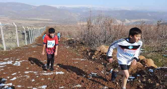 Bingöl’deki kros yarışmasında 289 sporcu ter döktü