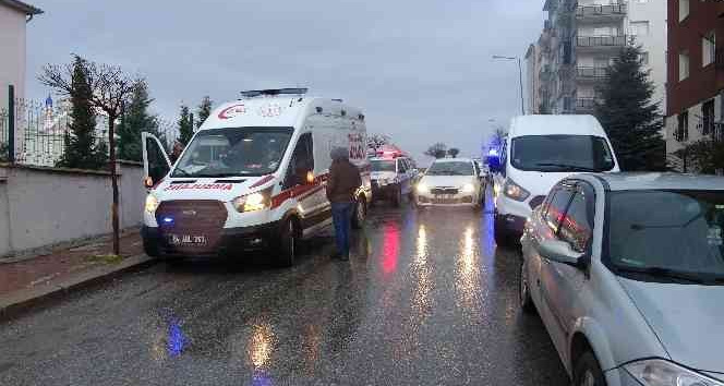 Misafirliğe gittiği evde çıkan kavgada bacağından vuruldu