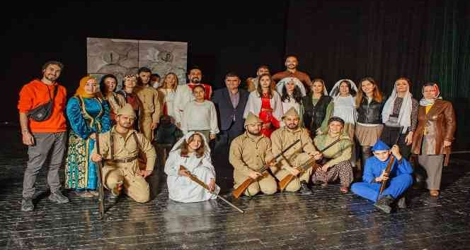 “İşgalden Zafere Osmaniye” tiyatro oyunu sahnelendi