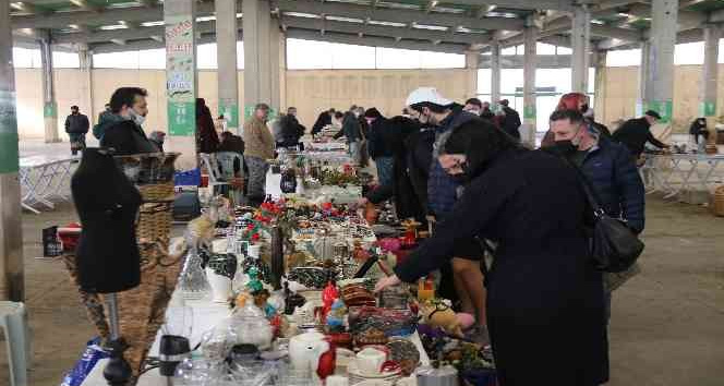 Eskişehir’de yeni yılın ilk antika pazarı kuruldu