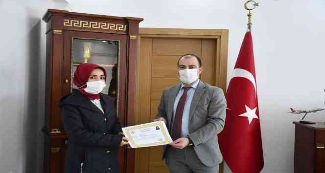 Örnek öğretmenlere başarı belgesi