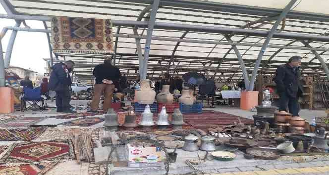 Antika meraklıları bir araya geldi