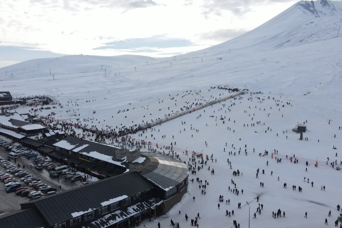 Erciyes hafta sonu 30 bini aşkın ziyaretçiyi ağırladı