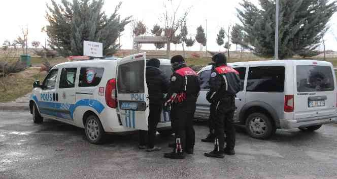 Karaman’da uyuşturucu satıcılarına şafak operasyonu: 20 gözaltı