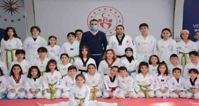 90 Sporcunun kuşağı renk değiştirdi