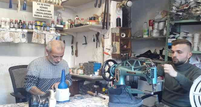 Kendi çırağını kendisi yetiştiriyor