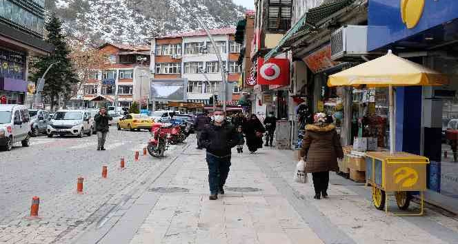 Vaka sayısı en fazla artan iller arasında yer alan Gümüşhane’de hastaneye başvuran hasta sayısının az olması dikkat çekiyor