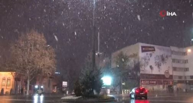 Ankarada kar yağışı etkili oldu!