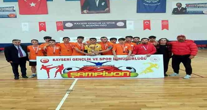 Erkekler Futsal Turnuvası’nda Arif Molu MTAL şampiyon oldu