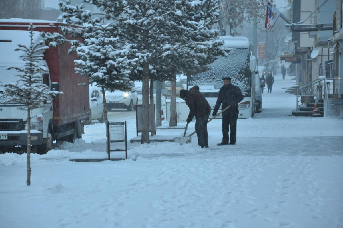 Kars’ta 51 köy yolu ulaşıma kapandı