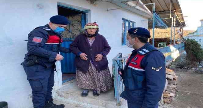 Kayıp olarak aranan yaşlı kadın akrabasının evinde bulundu