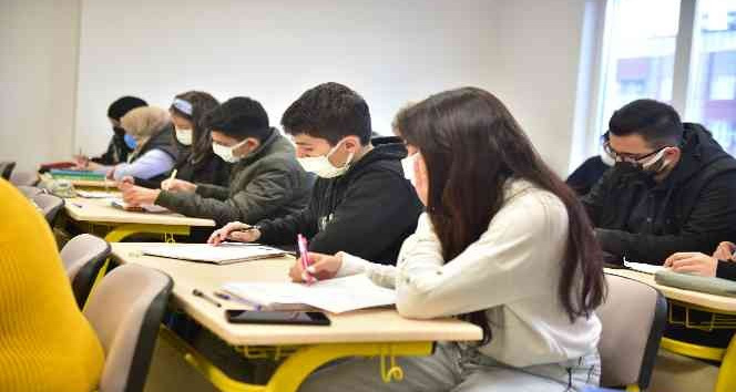 Kepez’de öğrencilere ücretsiz TYT deneme sınavı