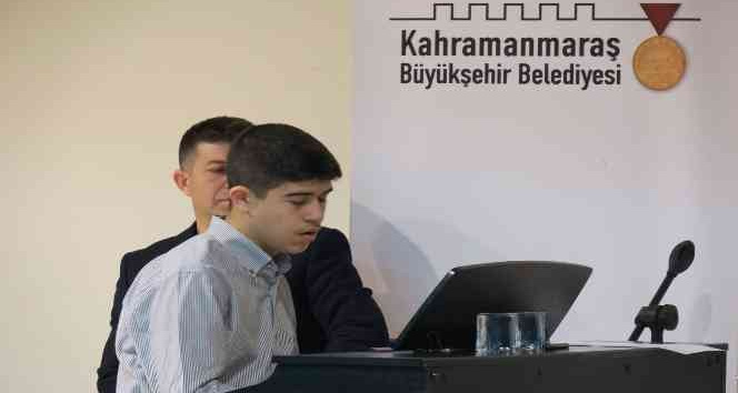 Kahramanmaraş’ta otizmli gençten piyano resitali