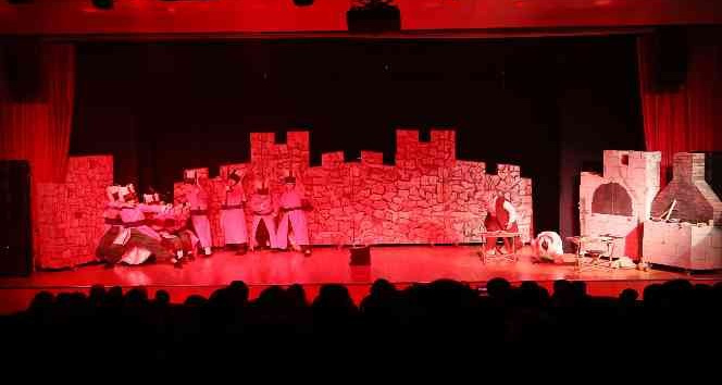 Tozkoparan Efsanesi Sultangazi’de sahneye taşındı