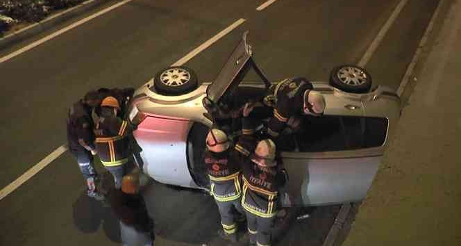 İtfaiye ekipleri kaza yapan araçta yaralı aradı
