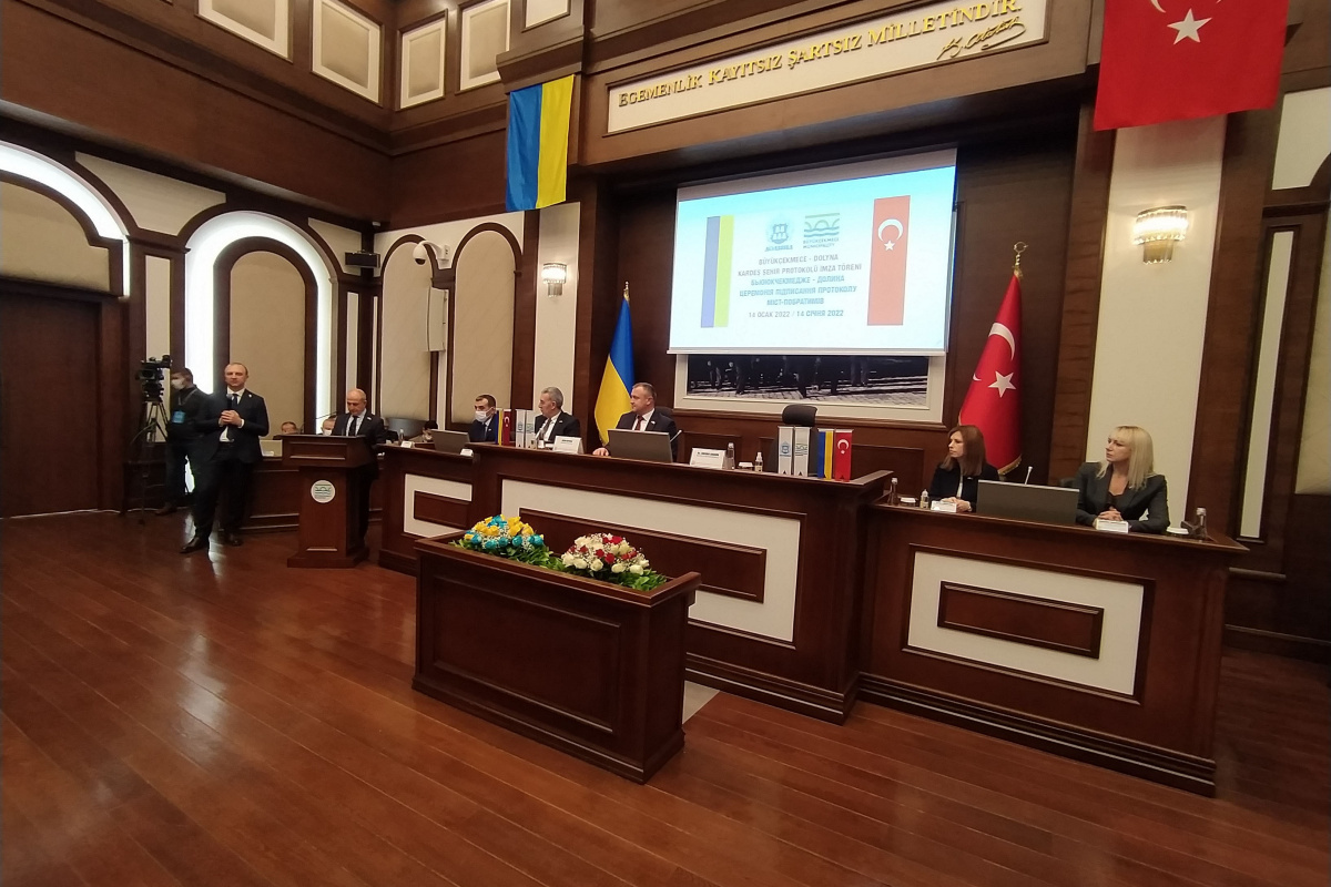 Büyükçekmece ile Ukrayna'nın Dolyna şehri arasında protokol imzalandı