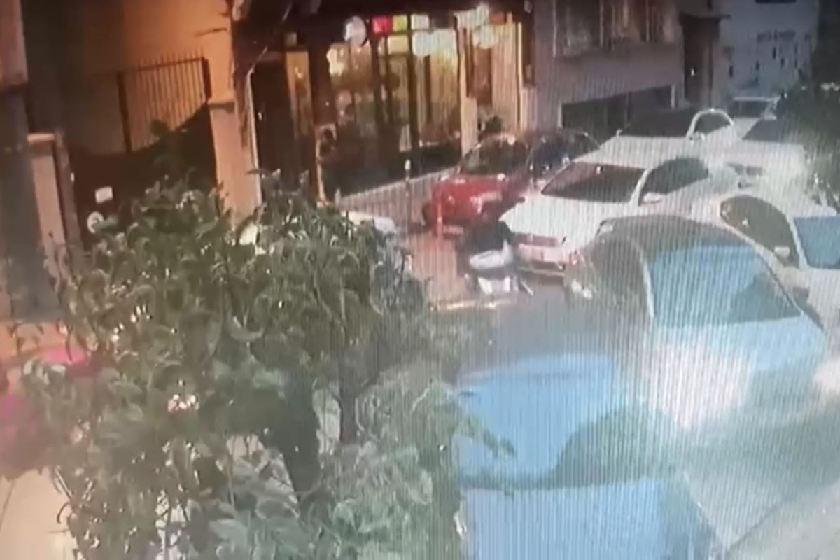 Beşiktaş polisi hırsızı kıyafetinden yakaladı