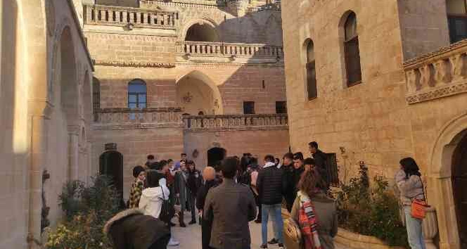 Tarihi Midyat konuk evine ziyaretçi akını