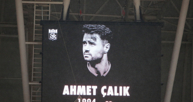 Sivasspor-Trabzonspor maçında Ahmet Çalık anıldı