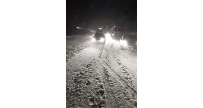 Tokat’ta uluslararası karayolunda ulaşıma kar engeli