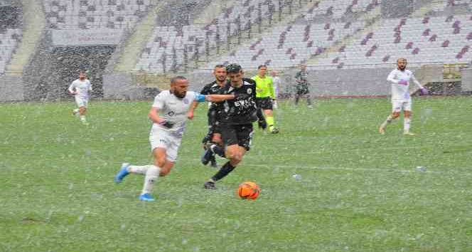 TFF 3. Lig: 52 Orduspor FK: 3 - Kuşadasıspor: 1