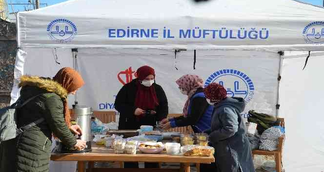 Edirne İl Müftülüğü gençlik çalışmaları kapsamında hayır panayırı düzenledi