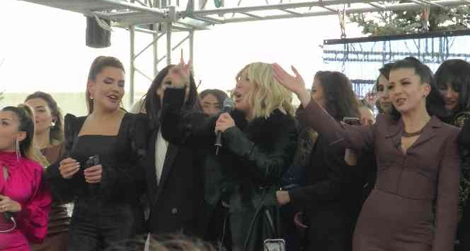 Güzellik merkezi, 3. yılını Seda Sayan’la kutladı