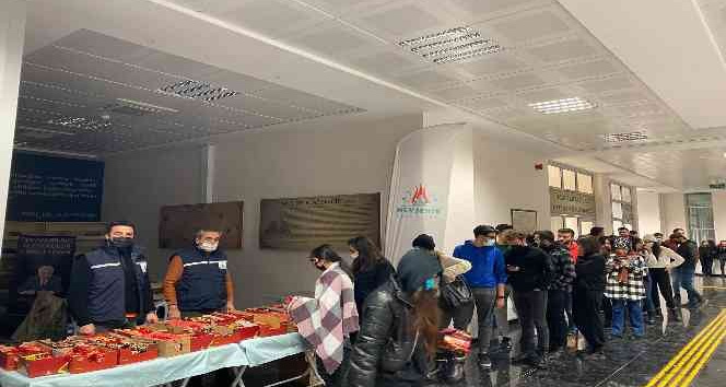 NEVÜ öğrencilerine her akşam farkı ikram