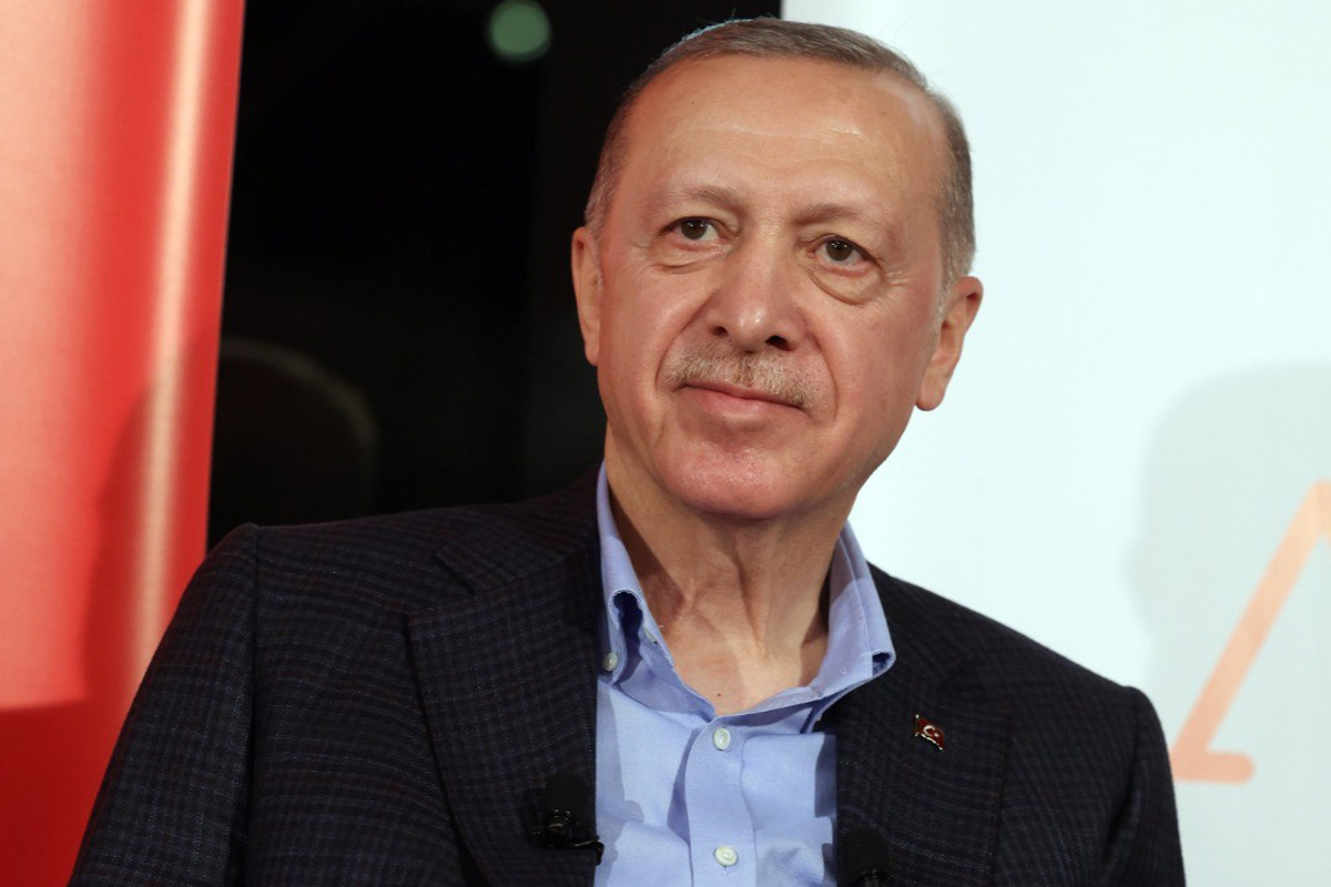 Erdoğan, Arnavutluk'ta gazeteye makale yazdı